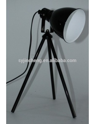 Hot Sale Metal three legs Desk Lamp for working,studying and reading