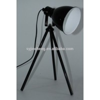 Hot Sale Metal three legs Desk Lamp for working,studying and reading